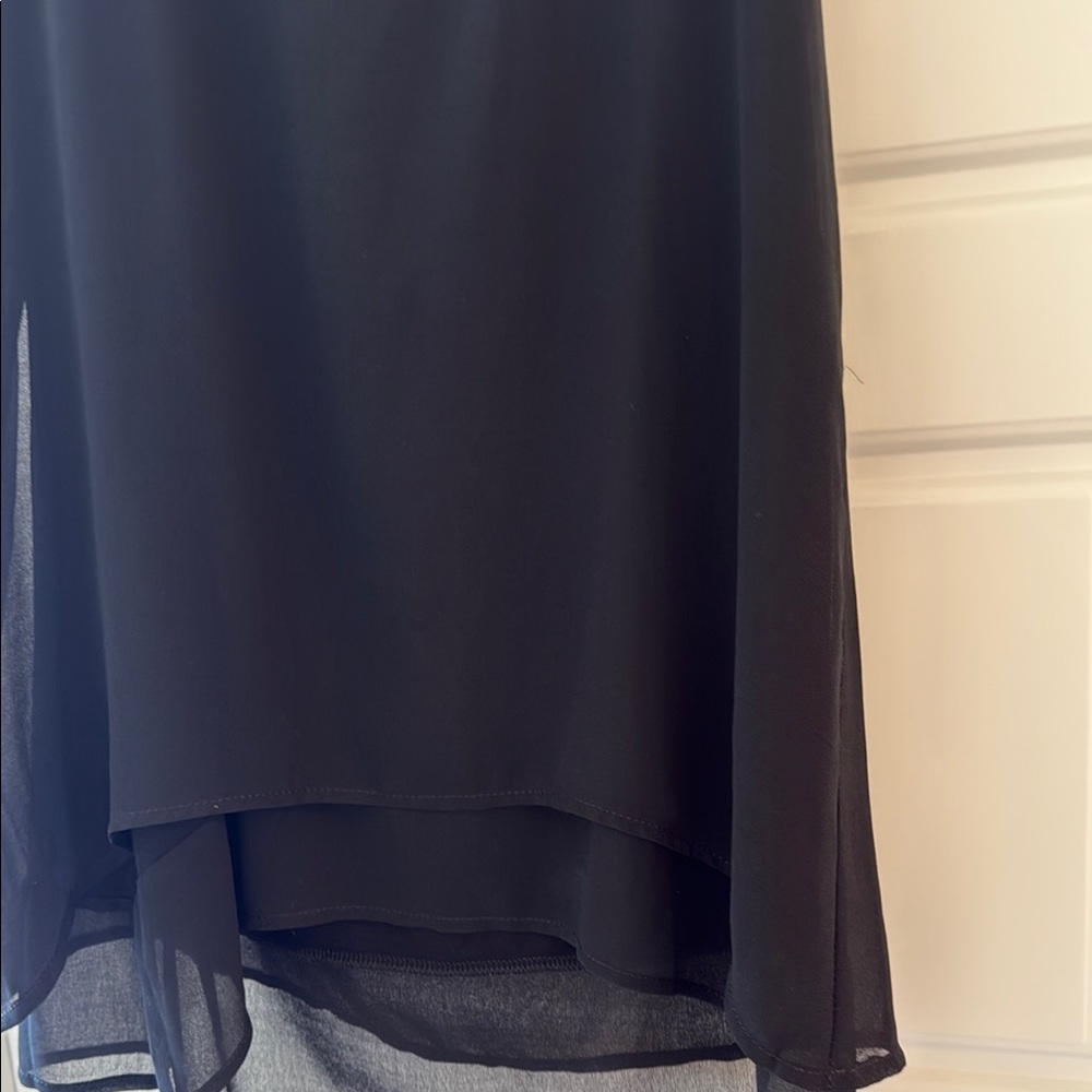 White House Black Market sleevless blouse tank top. Size XS - Picture 4 of 9